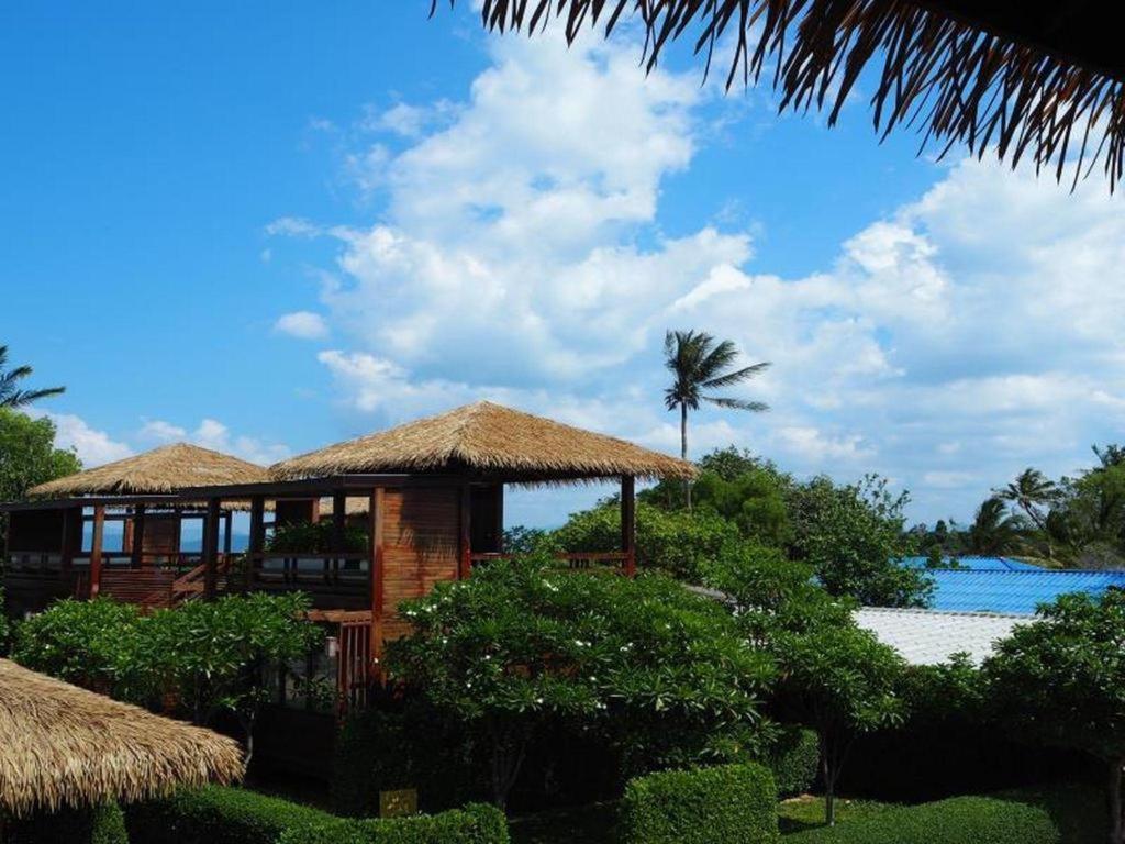 The Blue Sky Resort@ Koh Payam Koh Phayam Exteriör bild