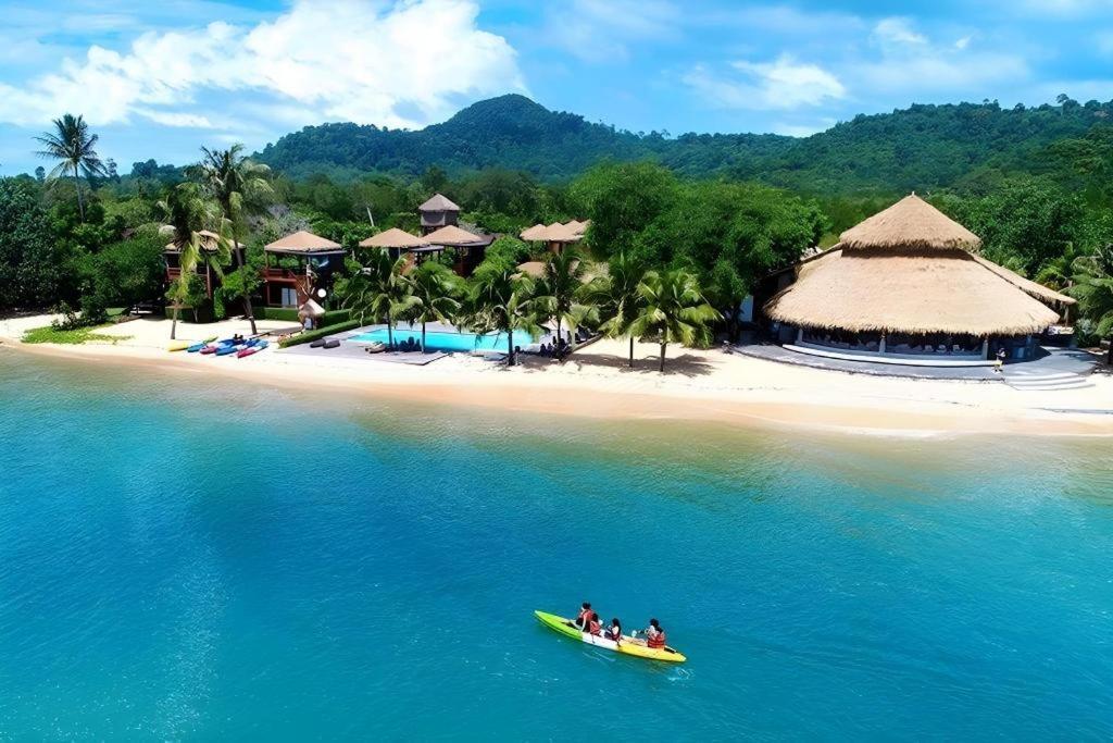 The Blue Sky Resort@ Koh Payam Koh Phayam Exteriör bild